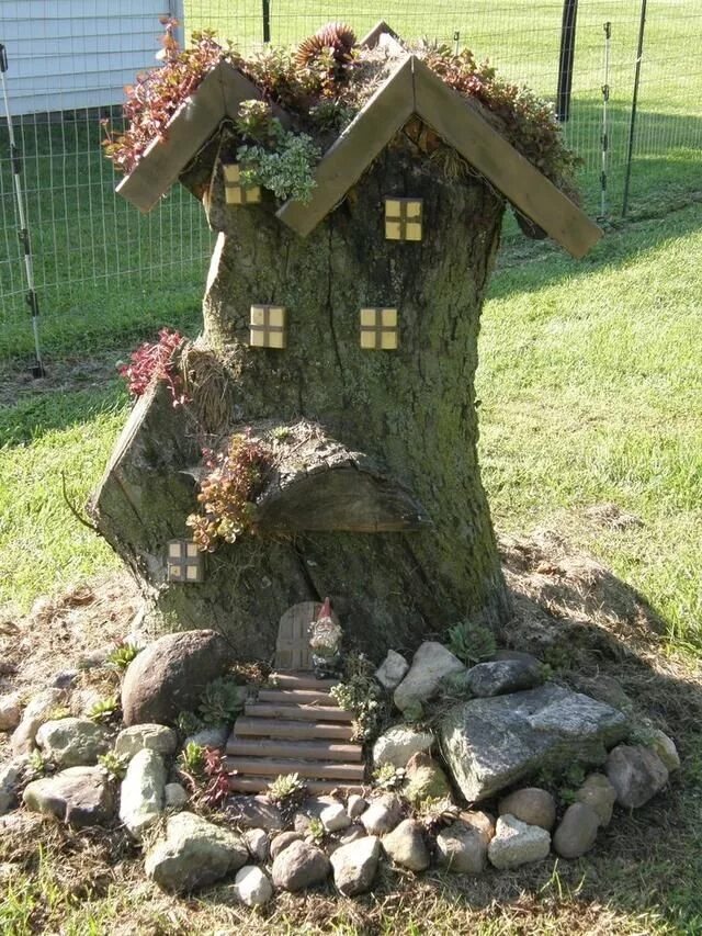 Поделки на участке фото How to Make a Gnome Home Fairy garden houses, Miniature garden, Miniature fairy 