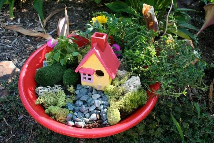 Поделки на участке фото Fabulous Friday: 10 Fairy Gardens to Inspire * Vicki O'Dell Fairy garden, Fairy 
