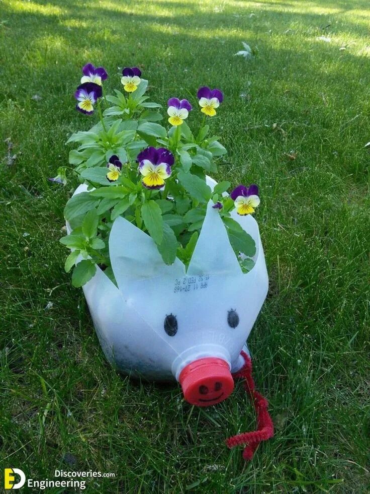 Поделки пластиковых бутылок фото Amazing Crafts For The Garden From Plastic Bottles - Engineering Discoveries Pla