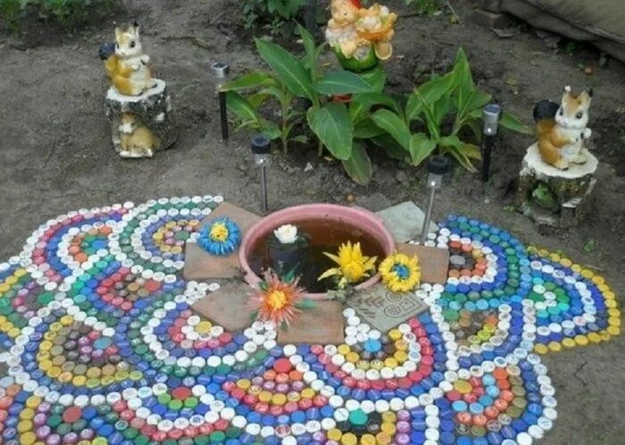 Поделки пластиковых крышек своими руками фото Поделки из пластиковых крышек от бутылок + фото Tampas de garrafa, Arte em mosai
