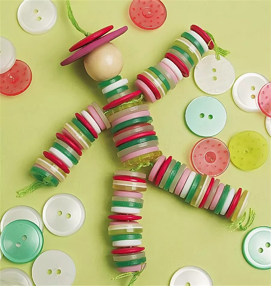 Поделки руками детей фото button doll - Google Images Button crafts, Button ornaments, Button creations
