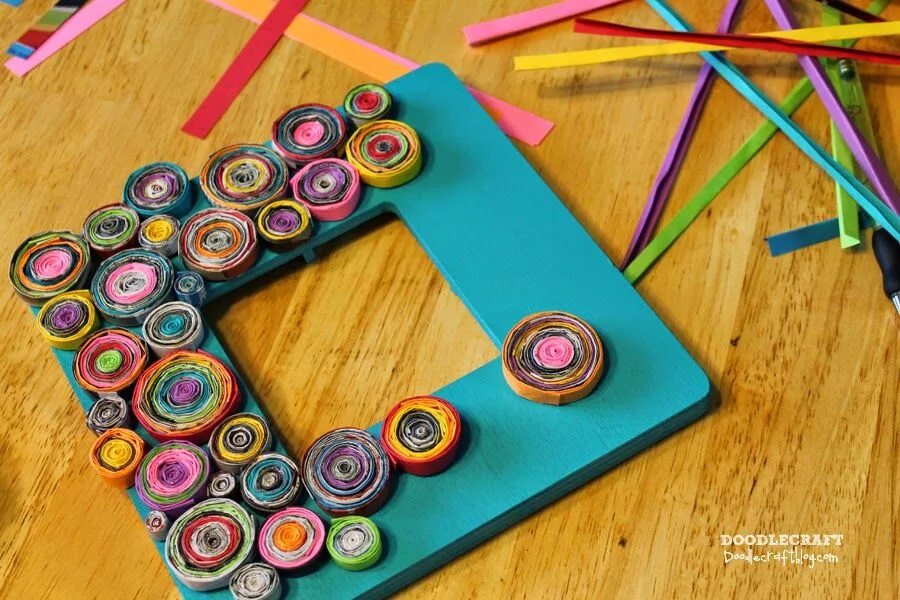 Поделки с фото одноклассников Upcycled Rolled Paper Frame DIY Craft! Frames diy crafts, Rolled paper art, Maga