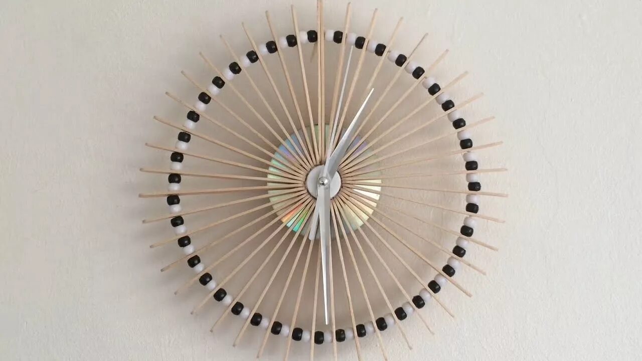 Поделки самоделки часы How To Make A Lolly Stick Clock! - YouTube