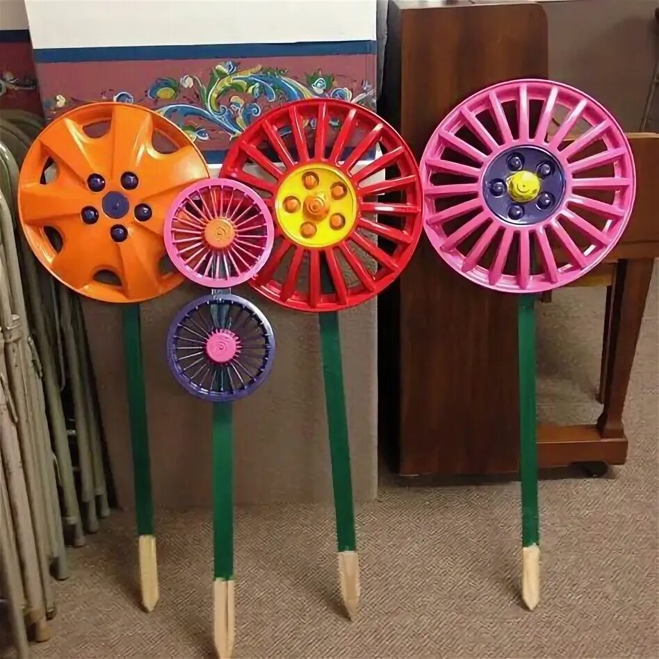 Поделки самоделки для детей Creative and Unique Hubcap Crafts for DIY Enthusiasts