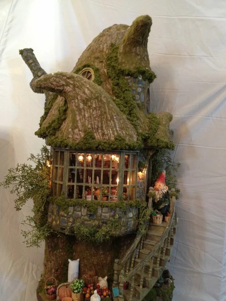 Поделки самоделки домик для лалафанфан Gnome Homes Made Out of Tree Stumps Fairy garden houses, Fairy garden, Miniature