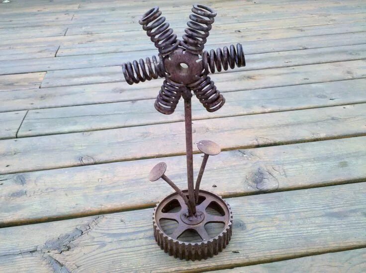 Поделки самоделки фото flower made from engine parts Metal art projects, Welding art, Scrap metal art