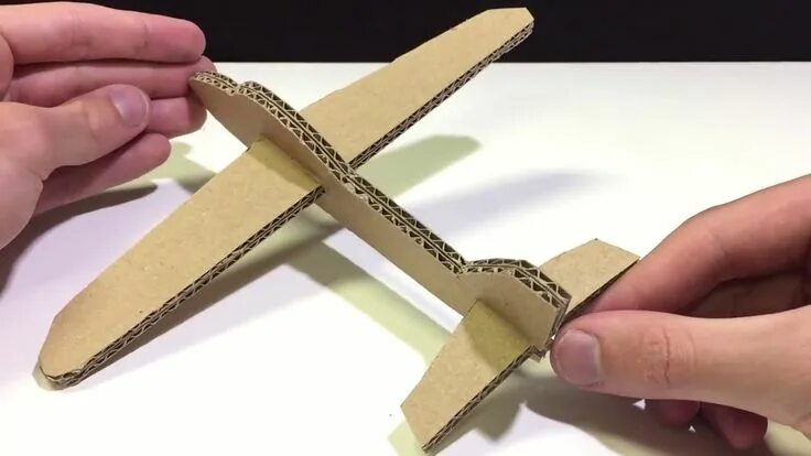 Поделки самоделки из картона How to Make a Cardboard AirPlane that Flies in 2024 Cardboard airplane, Airplane