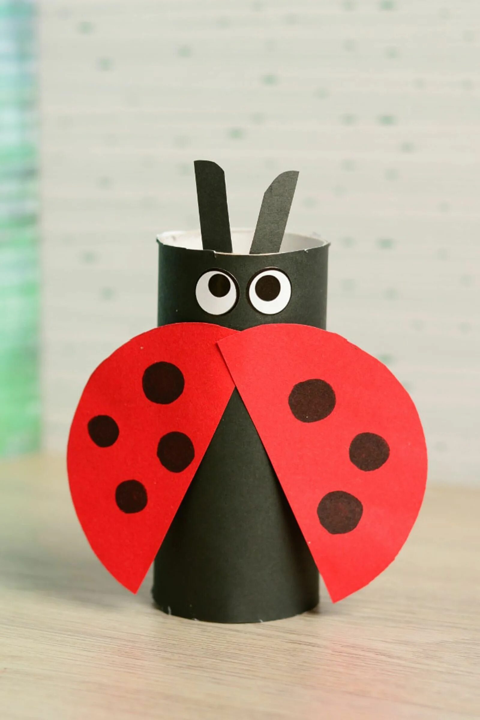 Поделки самоделки из цветной бумаги 12 Toilet Paper Roll Crafts For the Woman Who Hates to Waste Anything Toilet pap