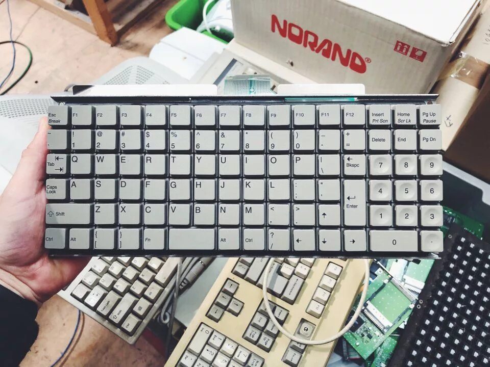 Поделки самоделки клавиатура keyboard spotting Found an OG OLKB at work : MechanicalKeyboards Keyboard, Diy m