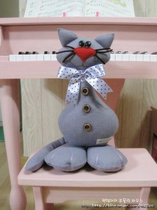 Поделки самоделки кот Мягкая игрушки из фетра "Котик"/1783336_3128_0_s (525x700, 160Kb) Рождественские
