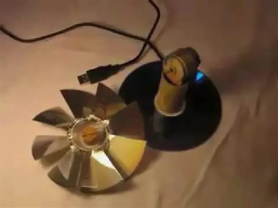 Поделки самоделки кулер How to use waste CD for making fan YouTube - YouTube