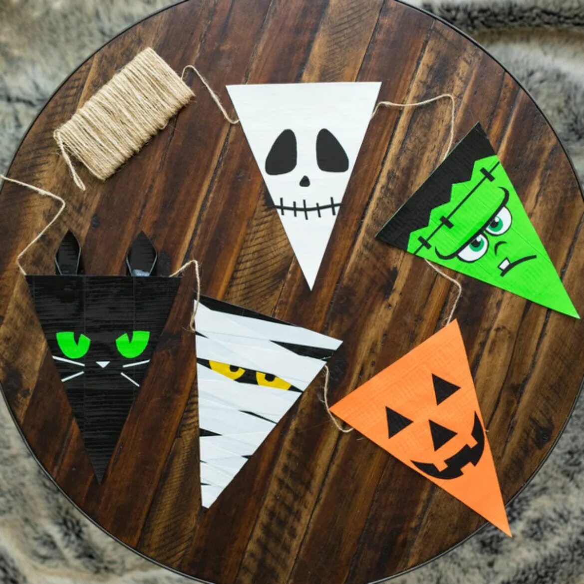 Поделки самоделки на хэллоуин DIY Halloween Party Ideas Duck Brand Halloween classroom decorations, Bricolage 
