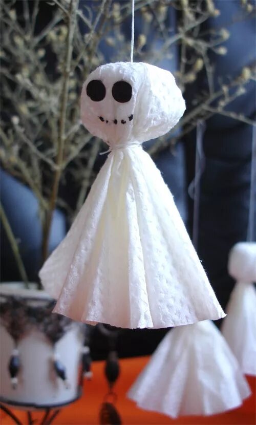 Поделки самоделки на хэллоуин Хэллоуин. Поделки своими руками Halloween decorations diy outdoor, Halloween hou