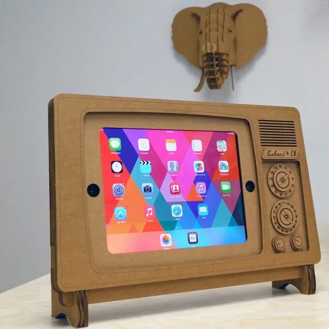 Поделки самоделки планшет ダ ン ボ-ル の iPad. Safari TV iPad Stand 段 ボ-ル 箱 の ク ラ フ ト, ダ ン ボ-ル ク ラ フ ト, ク