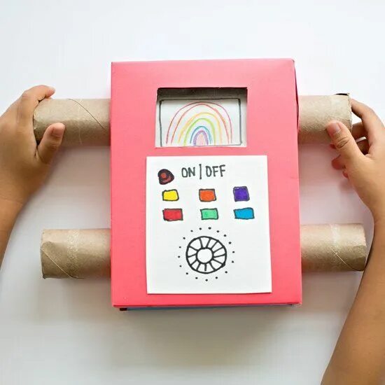 Поделки самоделки планшет Make a cardboard TV out of a snack box. Great way to show off your kids' art and