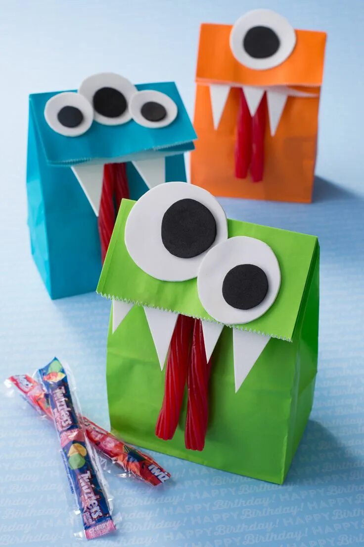 Поделки самоделки подарок на день рождения DIY TWIZZLERS Monster Goodie Bag - Goodie bags are meant to be fun. This simple 