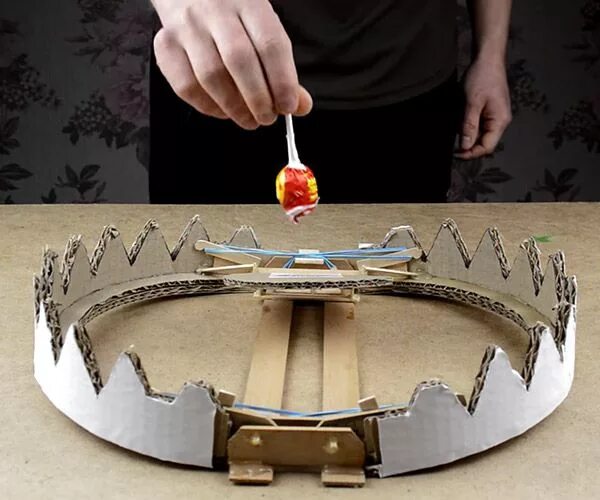 Поделки самоделки смотреть How to Make A Bear Trap from Cardboard Larp diy, Cardboard crafts kids, Diy prop
