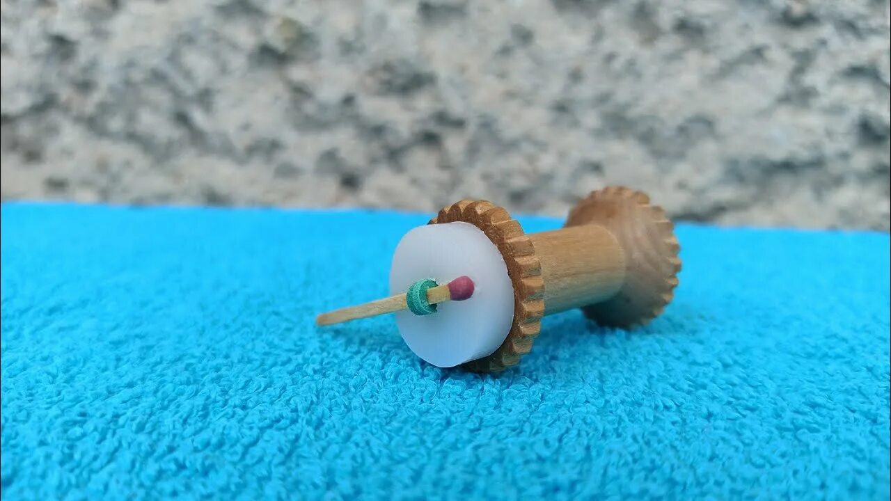 Поделки самоделки таня Wooden Cotton Reel Tractor - YouTube