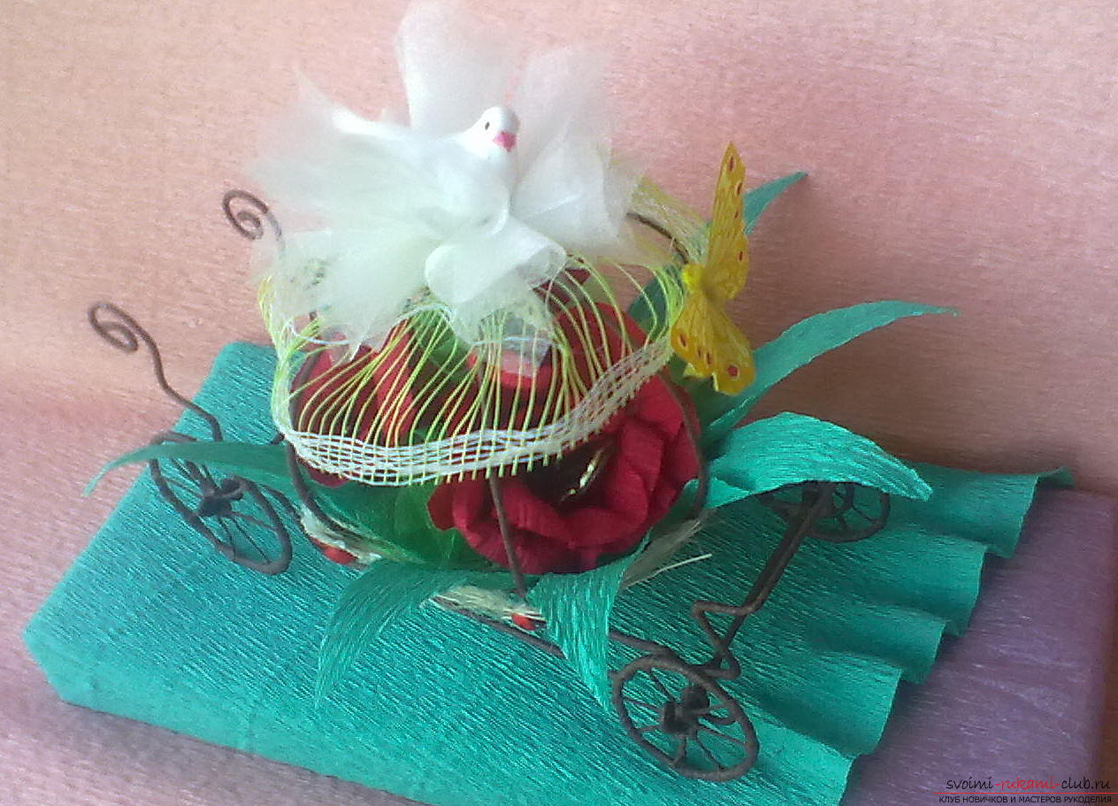 Поделки самоделки цветок Carriage made of wire, decorated with flowers from sweets