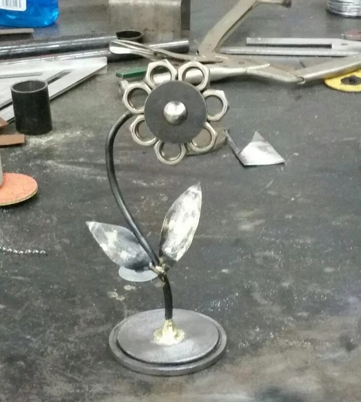 Поделки сварщика своими руками фото Pin on Metal flowers