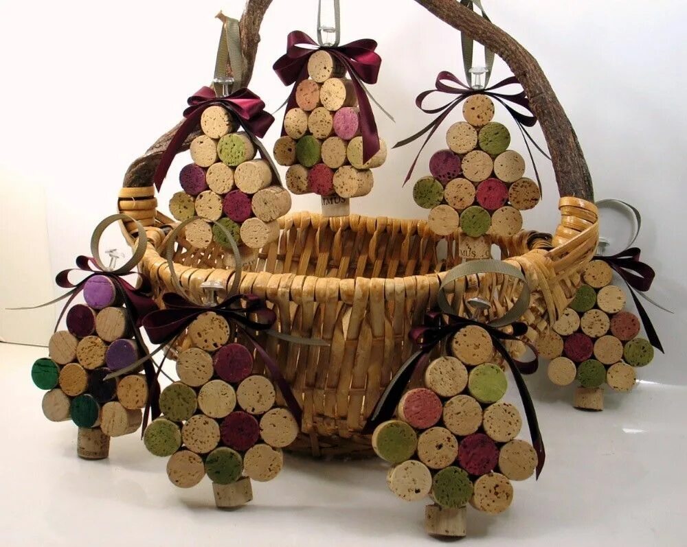 Поделки своими руками фото мастер Елочки из пробок Wine cork christmas tree, Cork christmas trees, Wine cork ornam
