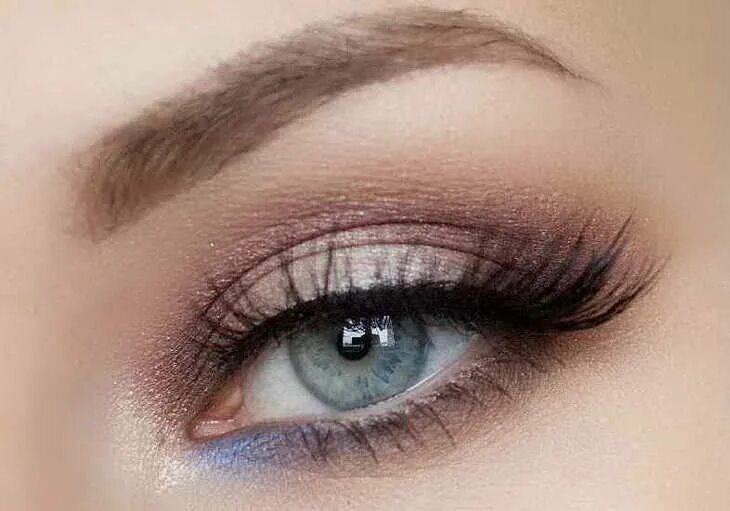 Подходящий макияж для голубых глаз Макияж Вики Colorful eye makeup, Beautiful makeup, Eyebrow design