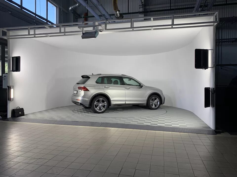 Подиум авто восточная ул 1а фото Фотосет № 1 - Volkswagen Tiguan (2G), 2 л, 2019 года фотография DRIVE2