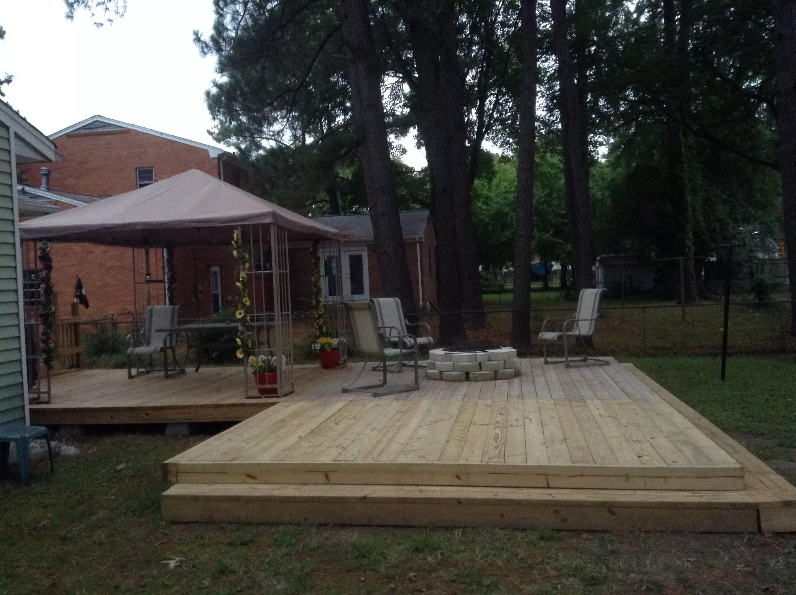 Подиум для беседки своими руками "L" shaped deck. 12x12 Gazebo, 12x12 Fire pit, L 12x12 added for pool in Summer.