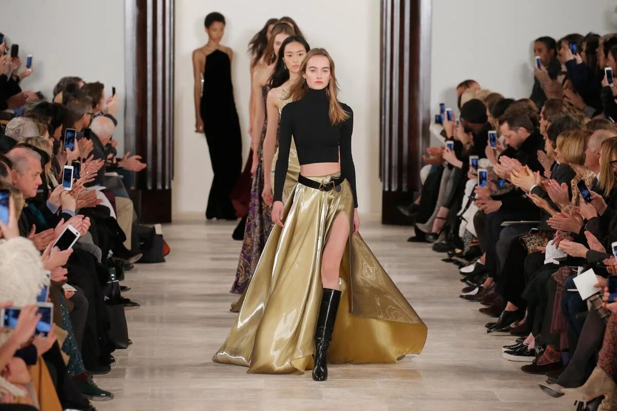 Подиум моды фото New York Fashion Week to be shortened The Independent The Independent