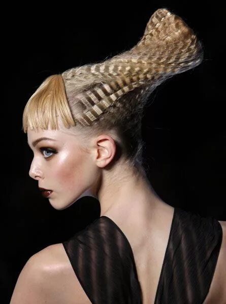Подиумные прически 2024 39 ideeën over Hair haar, kapsels, haarkunst