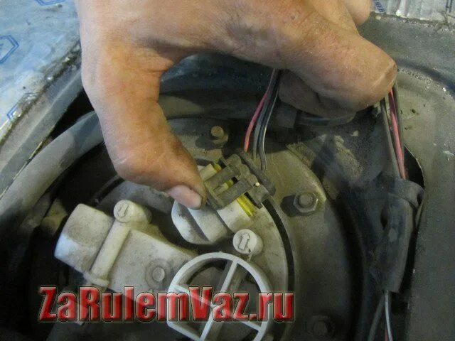 Подключение бензонасоса ваз 2114 Replacing the fuel pump module assembly on the VAZ 2114 and 2115 - AvtoTachki