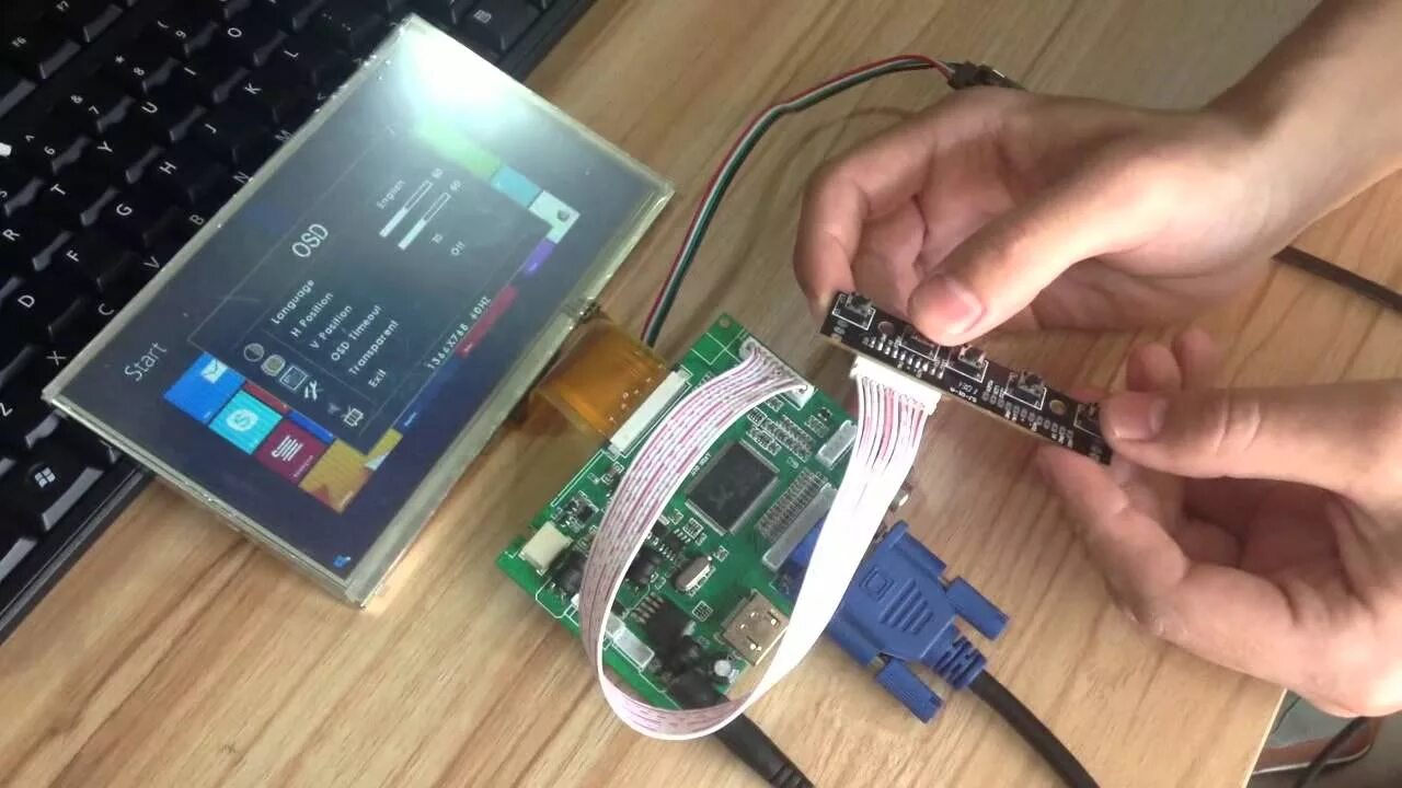 Подключение без экрана планшета к компьютеру Raspberry Pi 7'' LCD Installation - YouTube