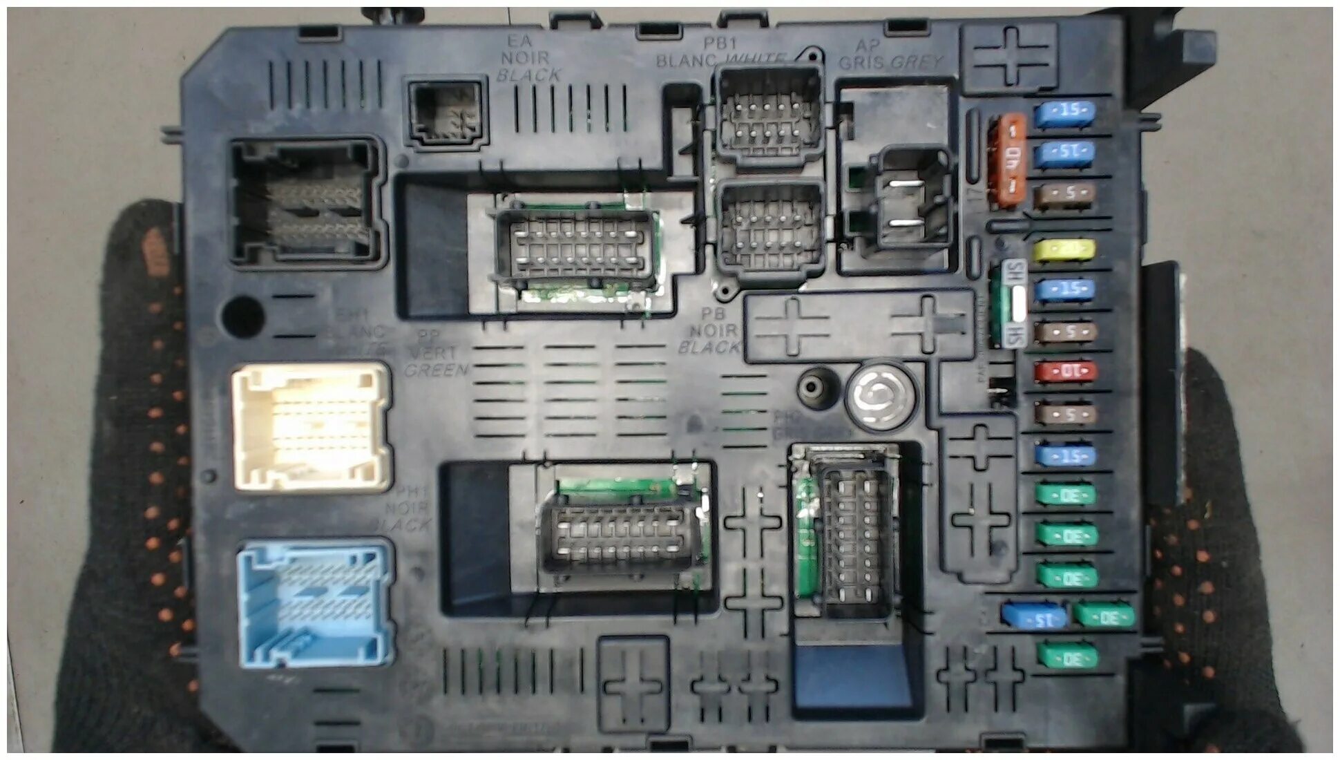 Подключение блока bsi ситроен с3 на столе Б/У и уценка Блок управления BSI (Блок предохранителей) - купить в интернет-мага