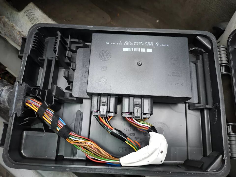 Подключение блока комфорта Полез проверять блок комфорта - Volkswagen Passat B5, 1,8 л, 2001 года своими ру