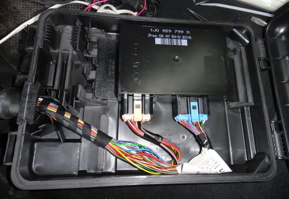 Подключение блока комфорта КУПЛЕНО) Куплю. Ищу проводку на блок комфорта - Volkswagen Golf Mk4, 1,6 л, 1999