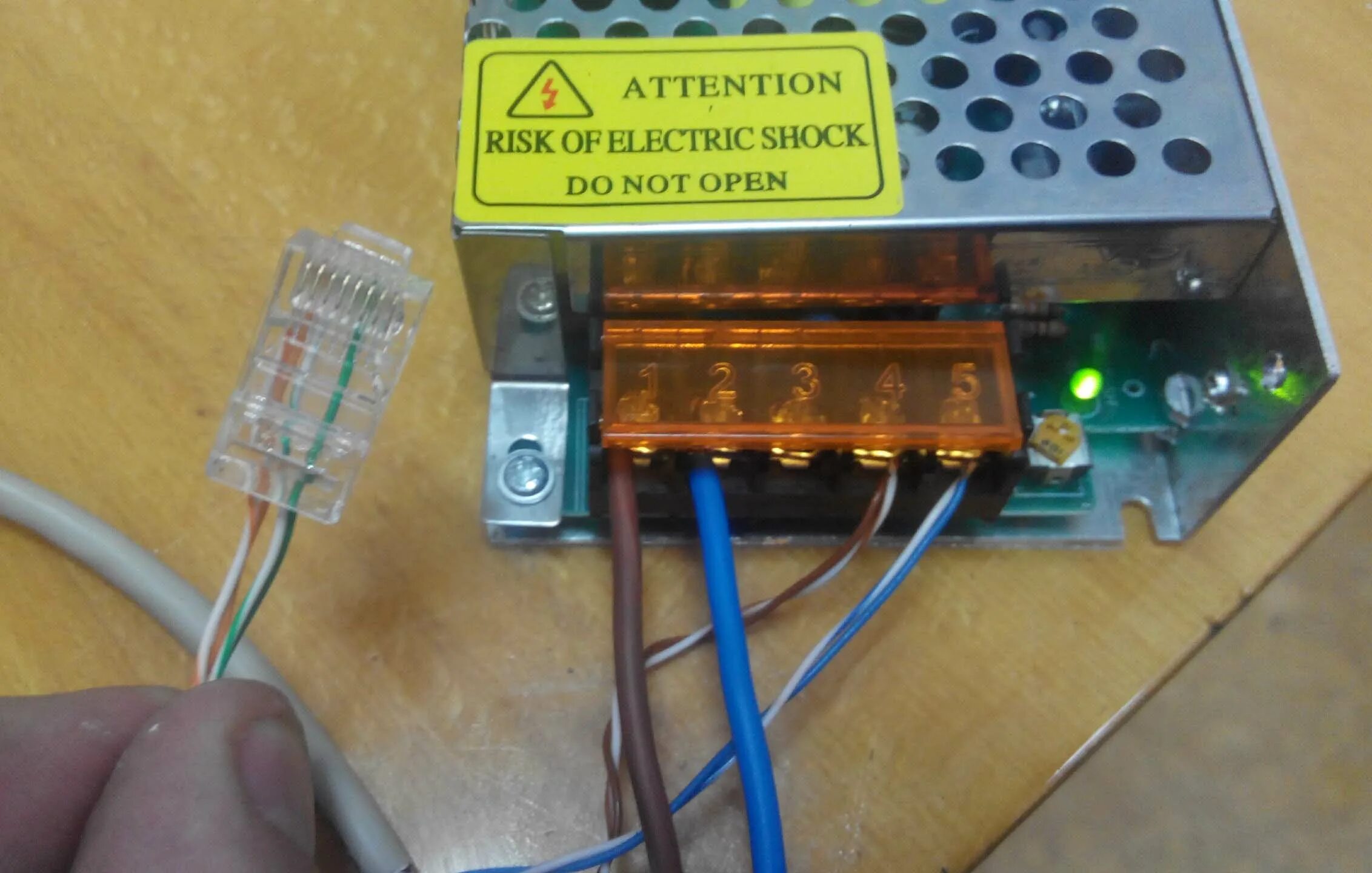 Подключение блока питания видеокамеры Подключение IP камер видеонаблюдения своими руками