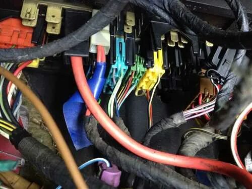 Подключение блока предохранителей ауди 80 Как снять блок предохранителей Audi 80 Б3