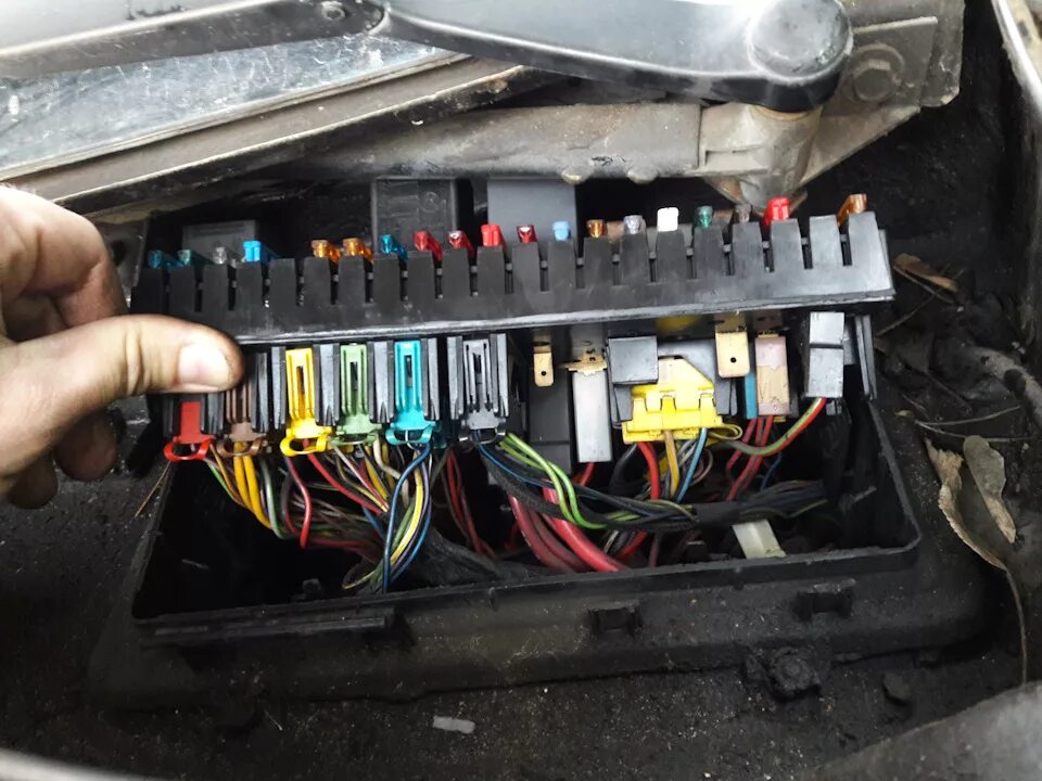 Подключение блока предохранителей ауди 80 Вентилятор радиатора, блок предохранителей - Audi 90 (B3), 2,2 л, 1987 года поло