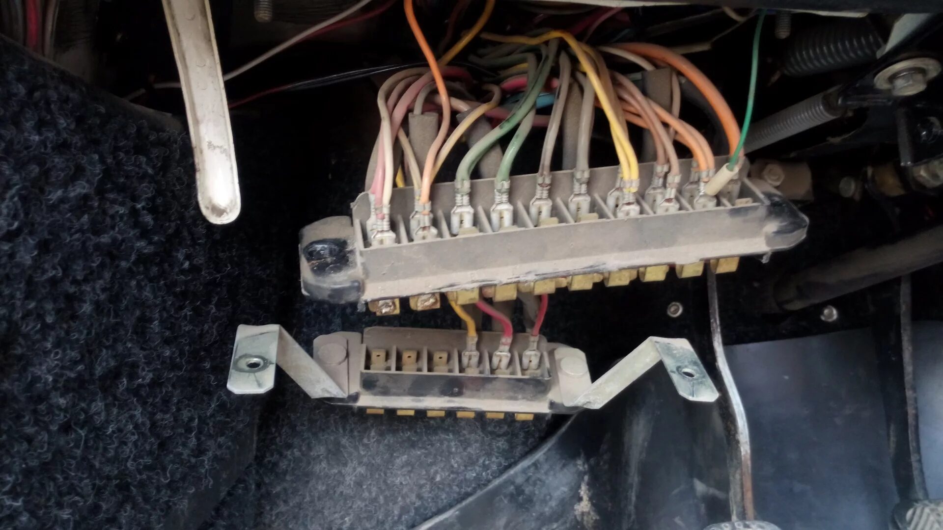 Подключение блока предохранителей ваз 2106 старого образца 1. Понеслась! Замена стандартного блока предохранителей ваз 2106 на евро. - DRIV