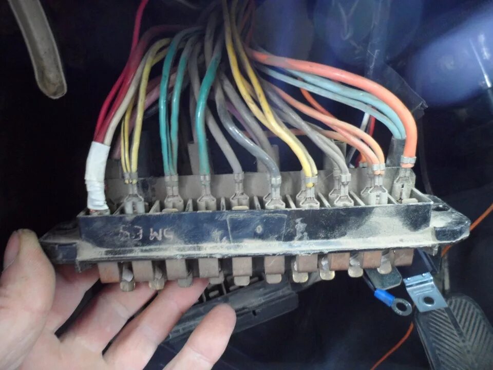 Подключение блока предохранителей ваз 2106 старого образца FAQ ВАЗ 2106 переделка включения печки через замок зажигания. - Lada 21061, 1,6 