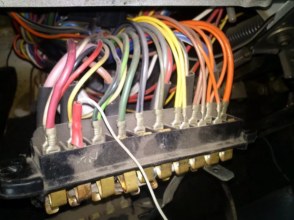 Подключение блока предохранителей ваз 2106 старого образца Блок предохранителей от волги - Lada 21061, 1,5 л, 1996 года своими руками DRIVE