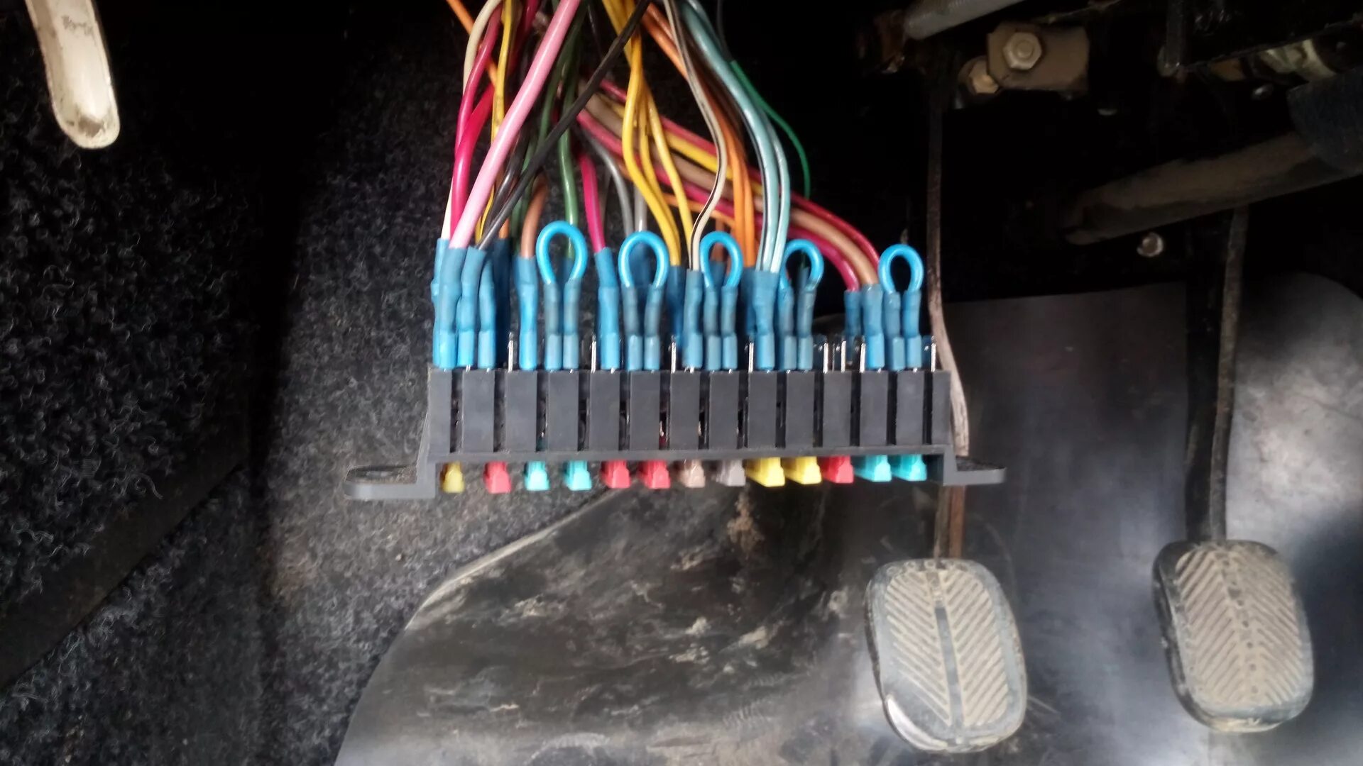 Подключение блока предохранителей ваз 2106 старого образца 1. Понеслась! Замена стандартного блока предохранителей ваз 2106 на евро. - DRIV