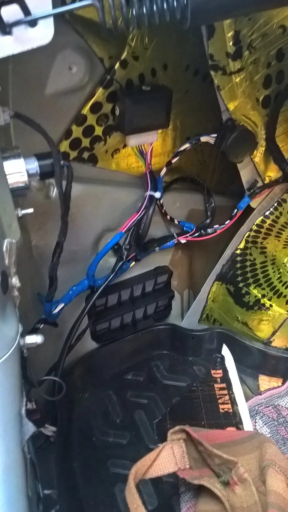 Подключение блока согласования фаркопа лада веста нг Подключение фаркопа ЛАДА ВЕСТА. Блок согласования. - Lada Vesta, 1,6 л, 2019 год