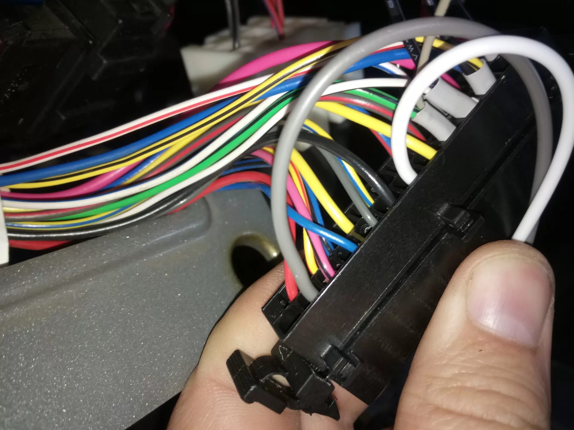 Подключение блока центрального замка нива Кнопка центрального замка - Chevrolet Niva, 1,7 л, 2012 года электроника DRIVE2