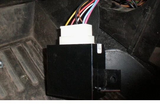 Подключение блока центрального замка нива Как правильно подключить сигнализацию к центральному замку расскажут профессиона