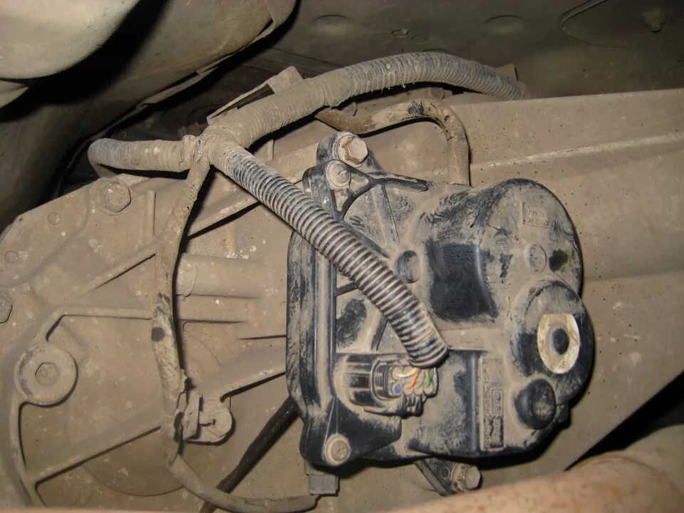 Подключение блока управления раздаткой ниссан навара д40 У вас ещё не клинил привод раздатки? Ожидайте . - Nissan Navara, 2.5 л., 2006 го