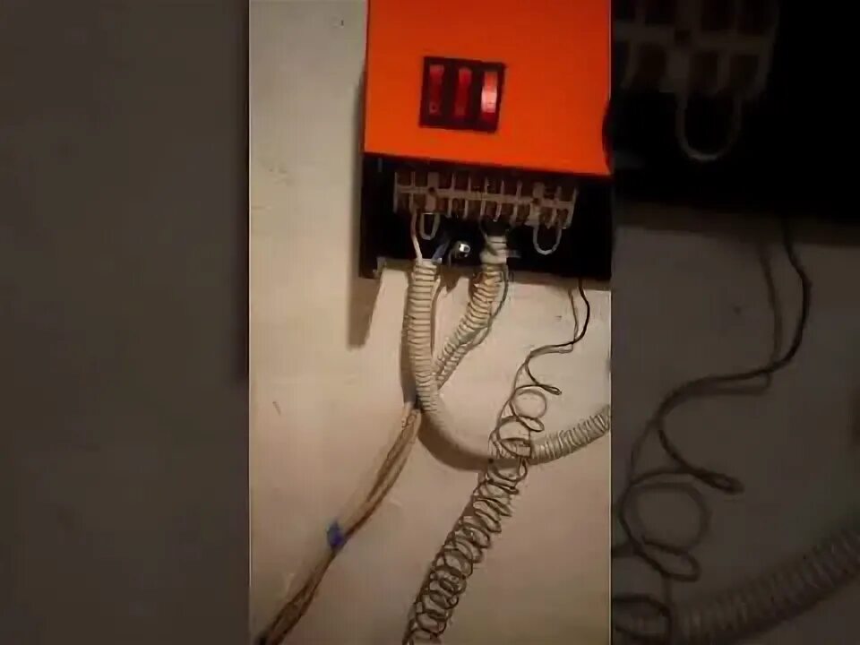 Подключение блока управления тэнами к твердотопливному котлу Подключение блока управления тэнами к твердотопливному котлу - YouTube