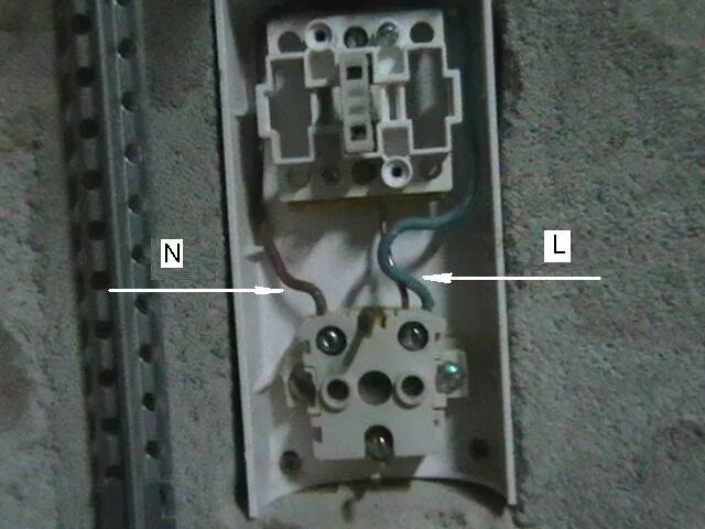 Подключение блока выключателей Запутался в трех соснах:монтаж блока розетка+одноклавишный выключатель - Идеи ре