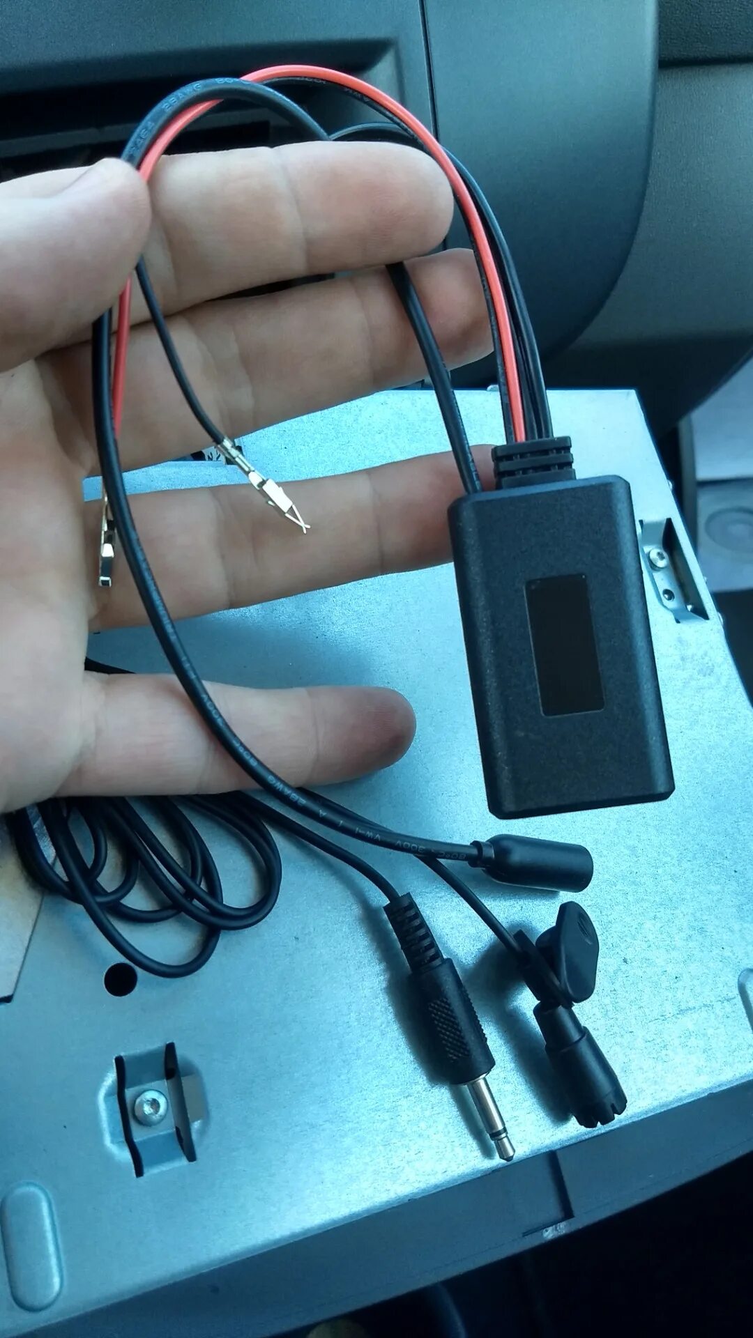 Подключение блютуз адаптера к магнитоле Установка розеток под заднее сиденье и БТ AUX - Renault Scenic II, 1,6 л, 2007 г