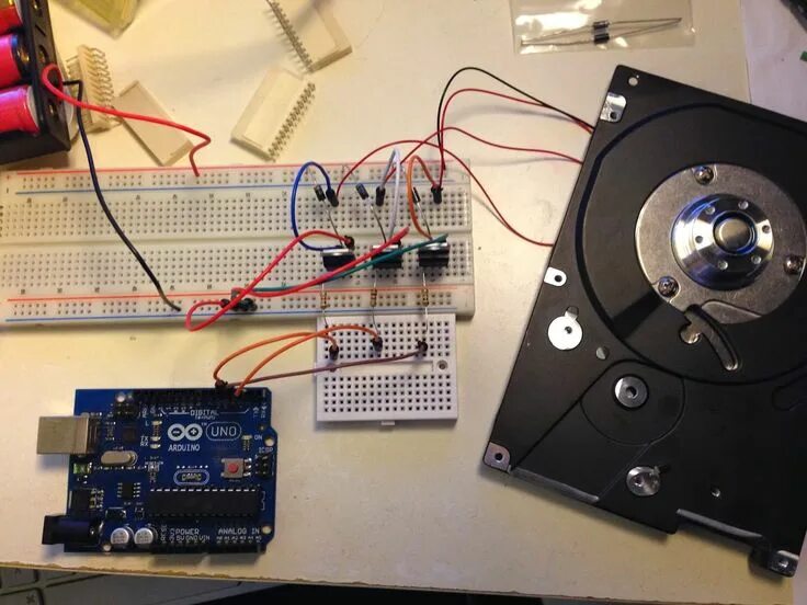 Подключение двигателя жесткого диска Reviving Old Hard Drive Engines with Arduino